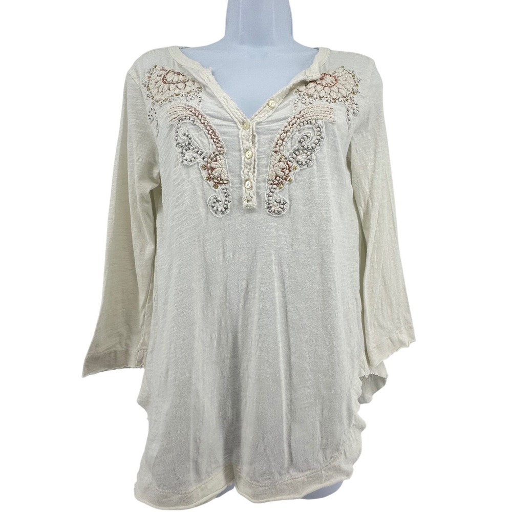 NWT Akemi + Kim Anthropologie Ivory Embroidered 3/4 Sleeve Henley Tee Woman S